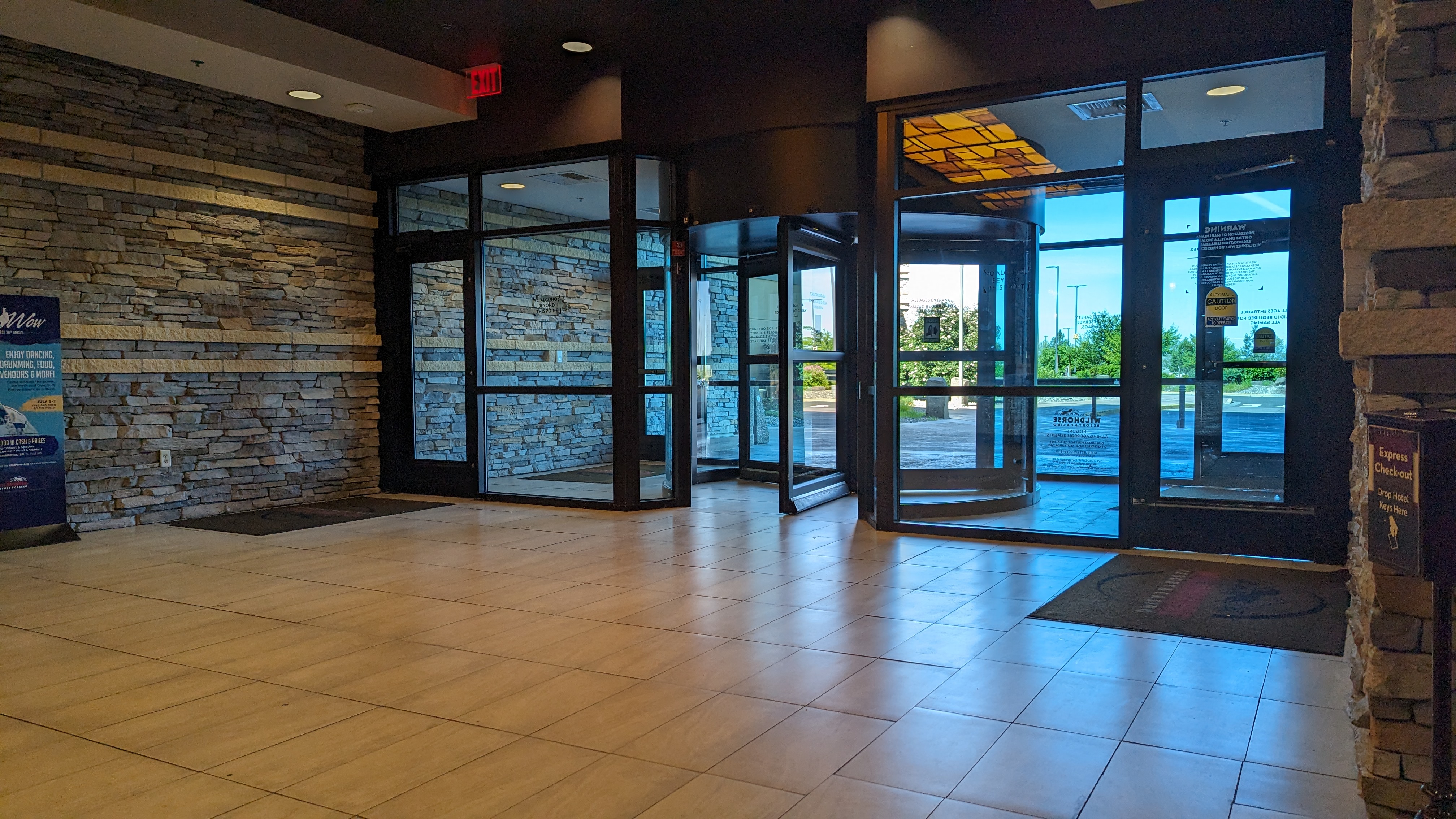 Entrance/exit from inside